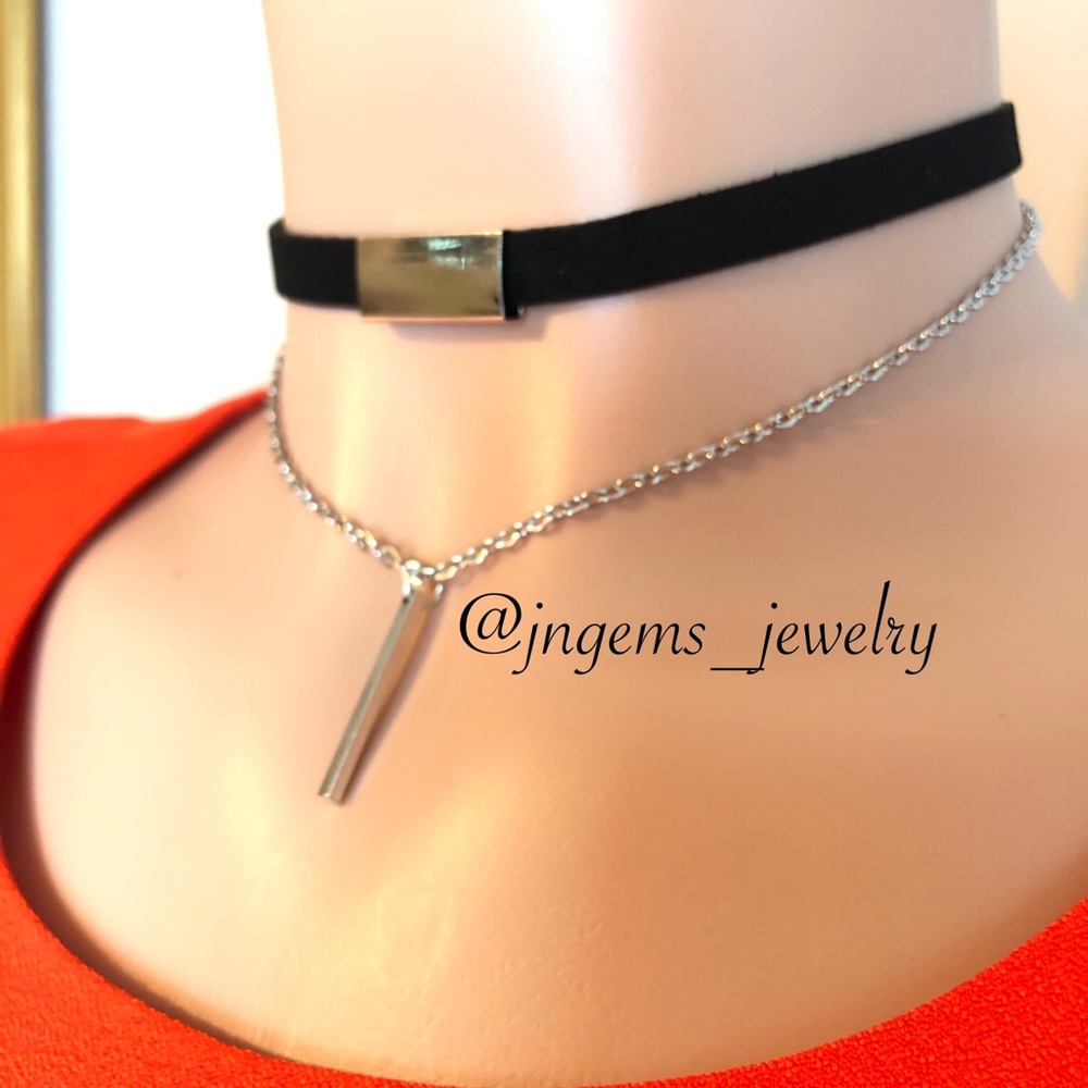 Velvet Choker Necklace - Picture 4 of 5